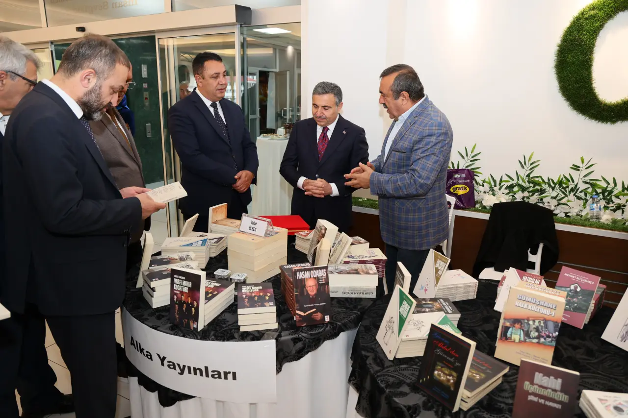 Gümüşhane'de Kültür Şöleni Başladı: Onlarca Yayınevi ve Yazar Bu Fuarda Buluşuyor! 5