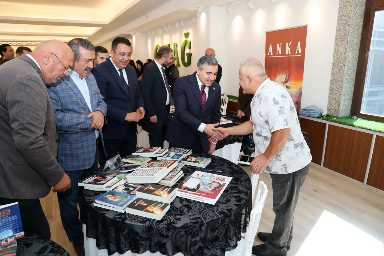 Gümüşhane'de Kültür Şöleni Başladı: Onlarca Yayınevi ve Yazar Bu Fuarda Buluşuyor! 26