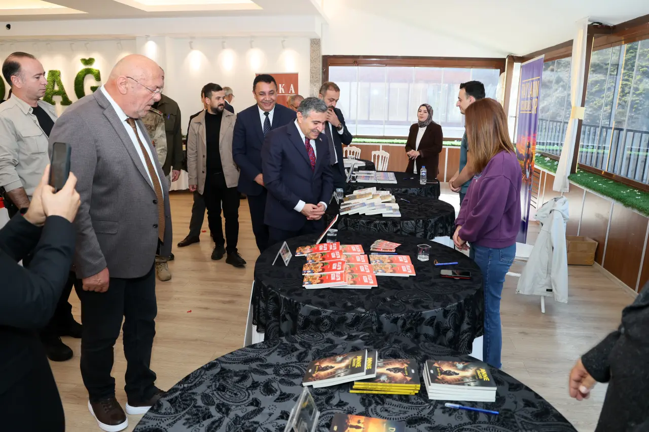 Gümüşhane'de Kültür Şöleni Başladı: Onlarca Yayınevi ve Yazar Bu Fuarda Buluşuyor! 29