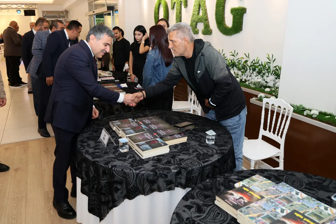 Gümüşhane'de Kültür Şöleni Başladı: Onlarca Yayınevi ve Yazar Bu Fuarda Buluşuyor! 22