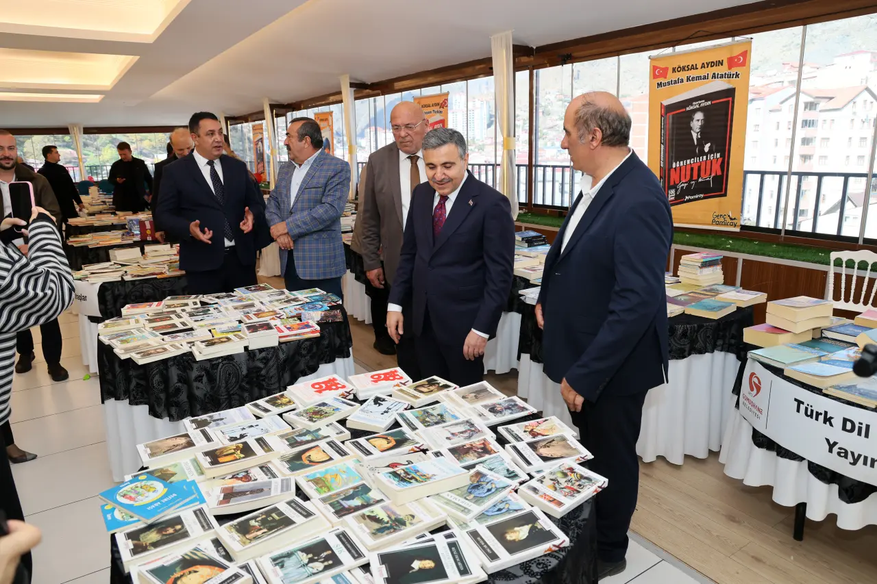 Gümüşhane'de Kültür Şöleni Başladı: Onlarca Yayınevi ve Yazar Bu Fuarda Buluşuyor! 39