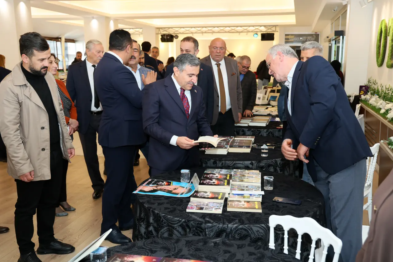 Gümüşhane'de Kültür Şöleni Başladı: Onlarca Yayınevi ve Yazar Bu Fuarda Buluşuyor! 24