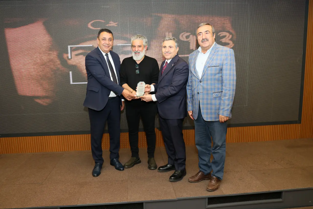 Gümüşhane'de Kültür Şöleni Başladı: Onlarca Yayınevi ve Yazar Bu Fuarda Buluşuyor! 6