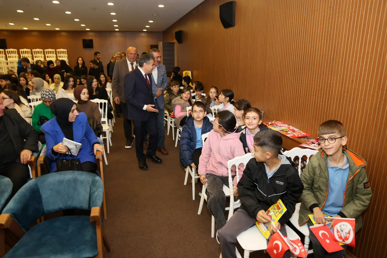 Gümüşhane'de Kültür Şöleni Başladı: Onlarca Yayınevi ve Yazar Bu Fuarda Buluşuyor! 44