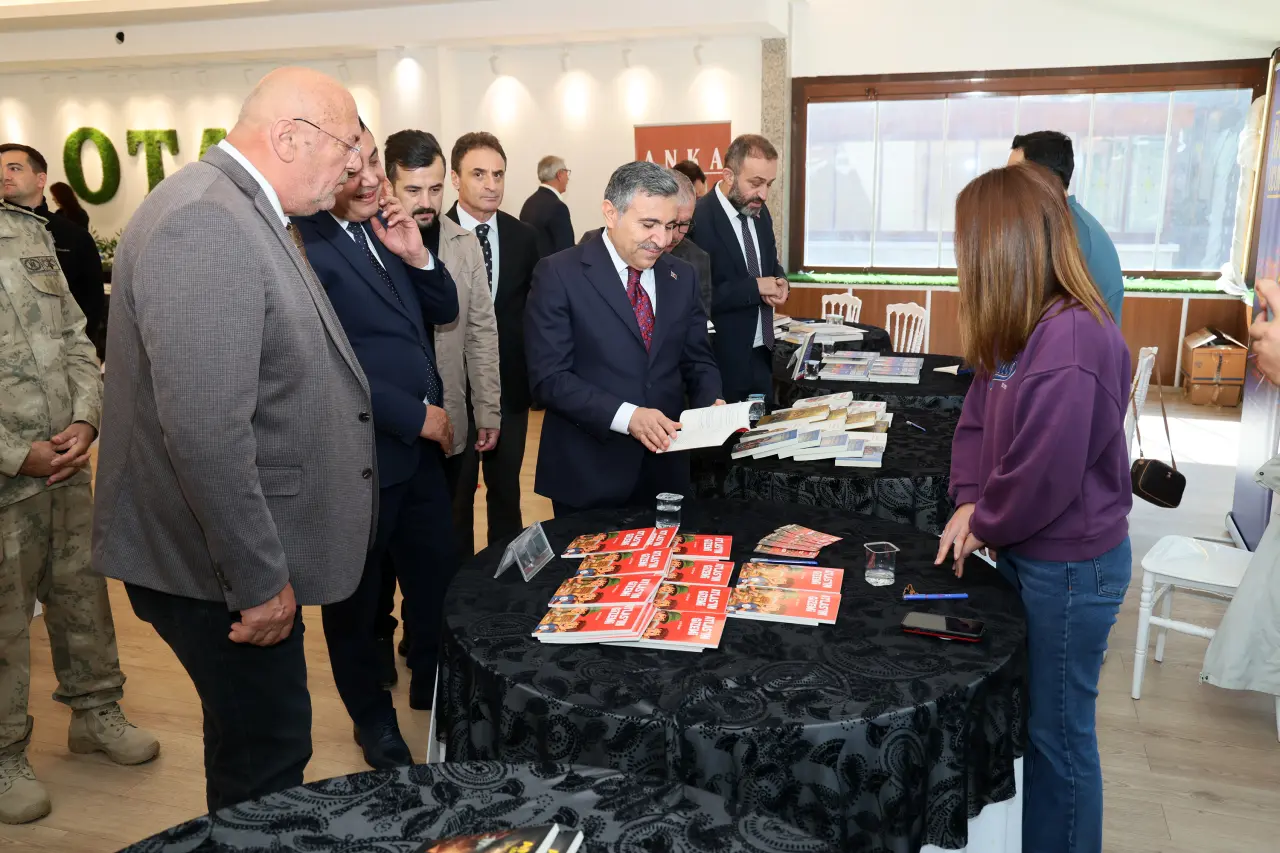 Gümüşhane'de Kültür Şöleni Başladı: Onlarca Yayınevi ve Yazar Bu Fuarda Buluşuyor! 31