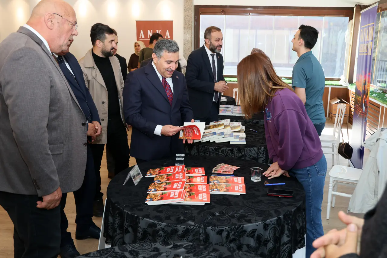 Gümüşhane'de Kültür Şöleni Başladı: Onlarca Yayınevi ve Yazar Bu Fuarda Buluşuyor! 30