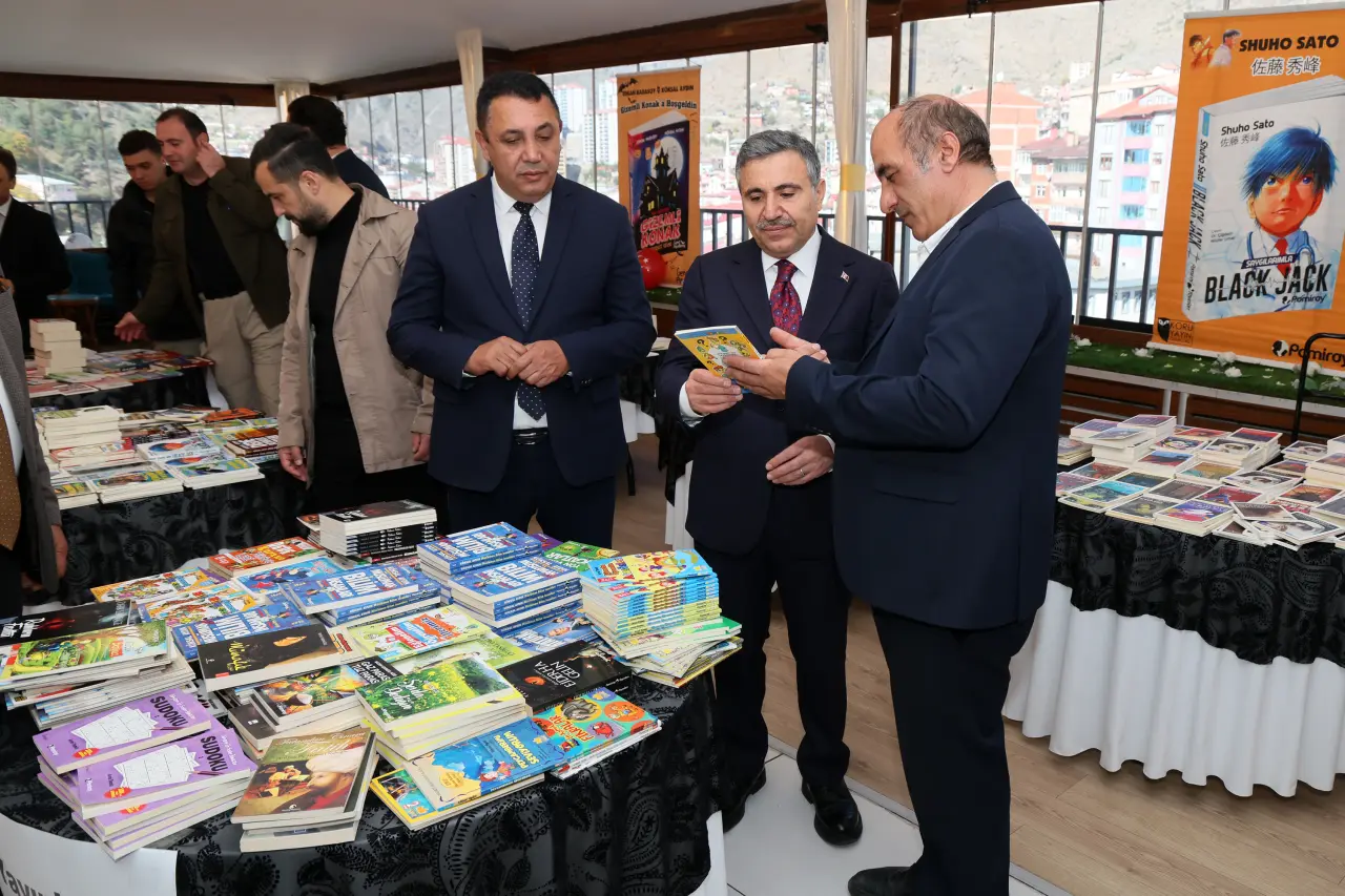 Gümüşhane'de Kültür Şöleni Başladı: Onlarca Yayınevi ve Yazar Bu Fuarda Buluşuyor! 35
