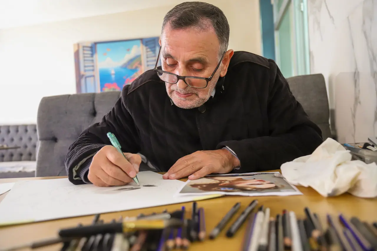 Gümüşhaneli Ressam Fikret Bozkır Portreleriyle İz Bırakıyor 8