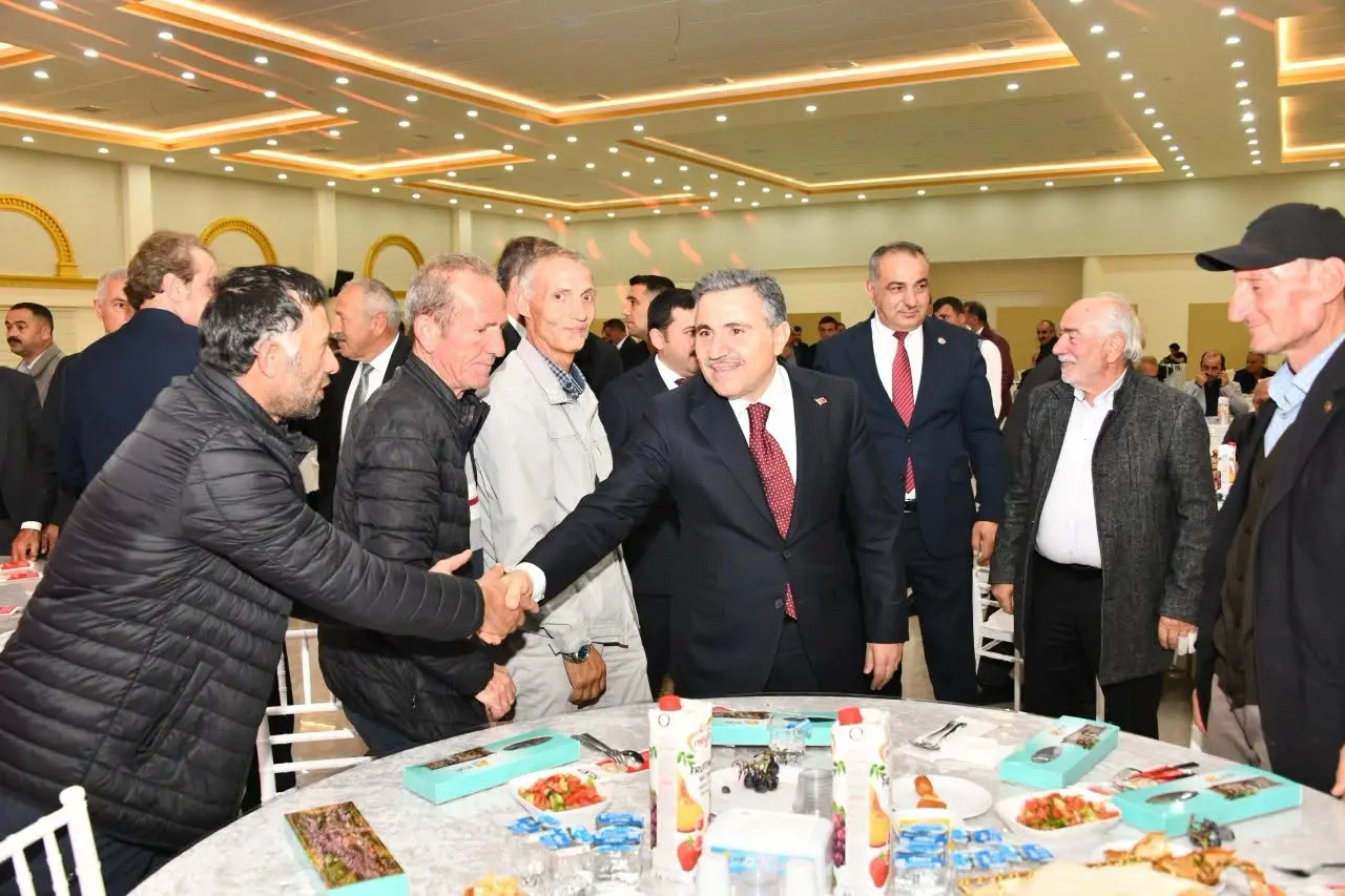 Kelkit’te Muhtarlar Günü Buluşması 13