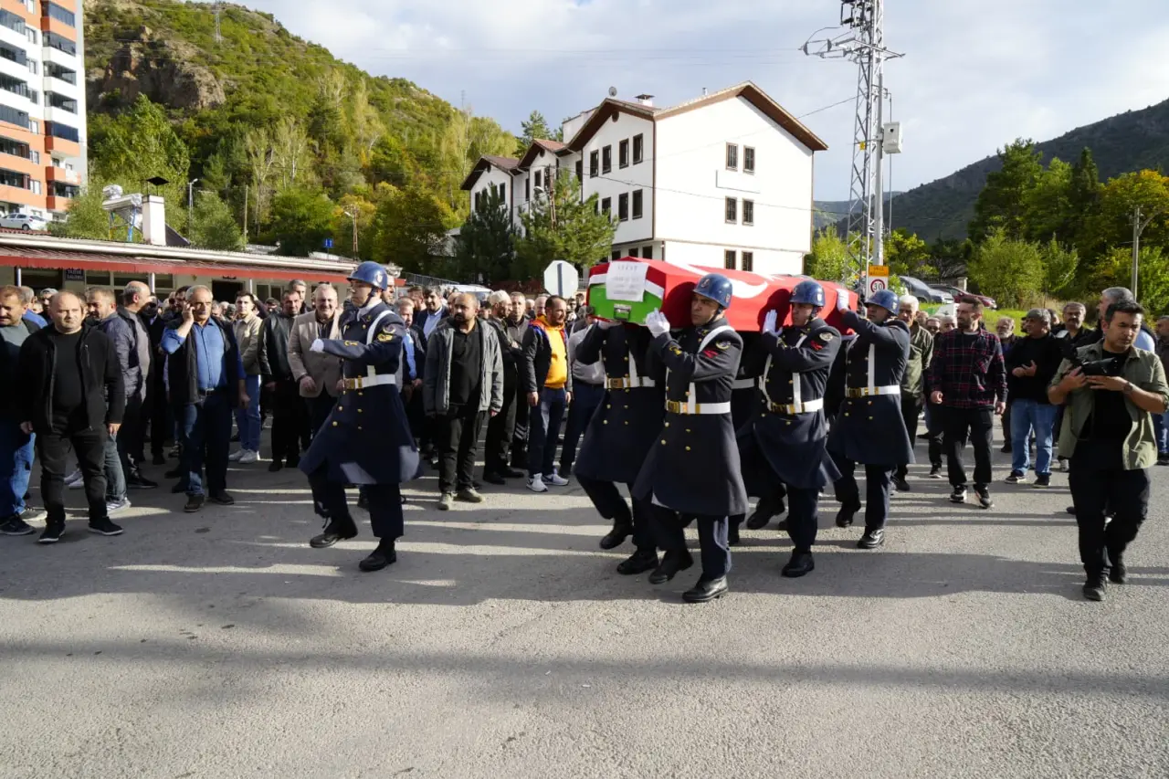 Kıbrıs Gazisi İlyas Kullukçu son yolculuğuna uğurlandı 13
