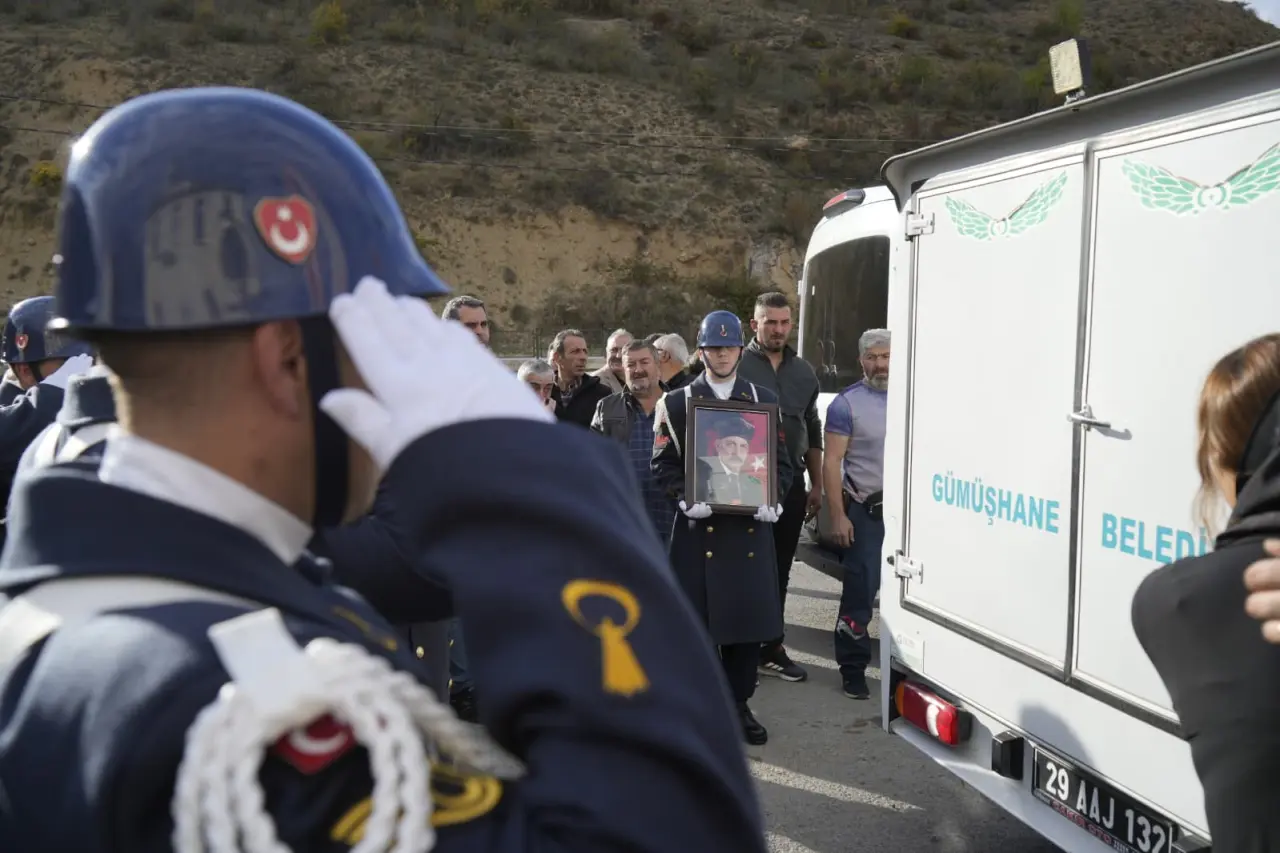 Kıbrıs Gazisi İlyas Kullukçu son yolculuğuna uğurlandı 12