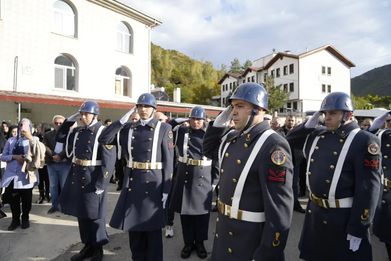 Kıbrıs Gazisi İlyas Kullukçu son yolculuğuna uğurlandı 11