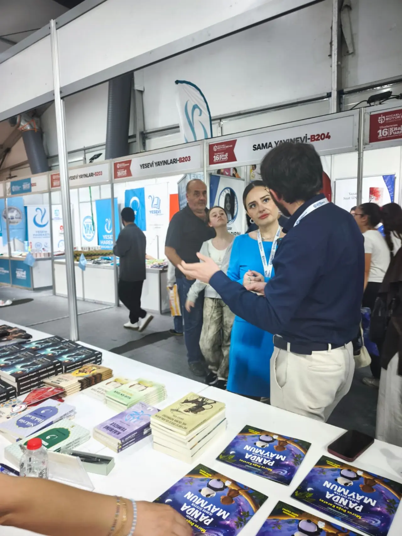 Kocaeli Kitap Fuarı’nda Gümüşhaneli Yazara Yoğun İlgi: Saatler İçinde Hepsi Tükendi! 12