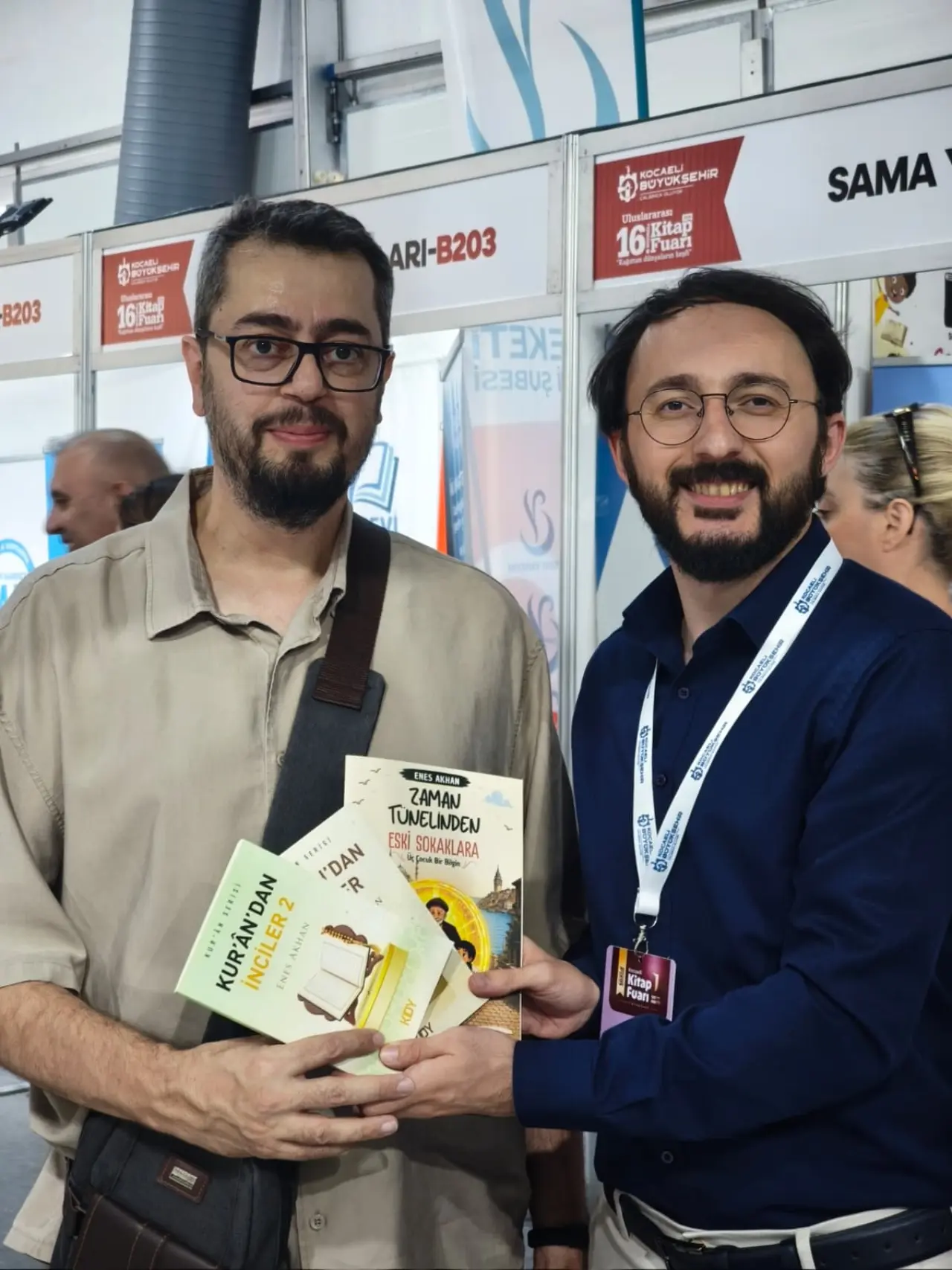 Kocaeli Kitap Fuarı’nda Gümüşhaneli Yazara Yoğun İlgi: Saatler İçinde Hepsi Tükendi! 9