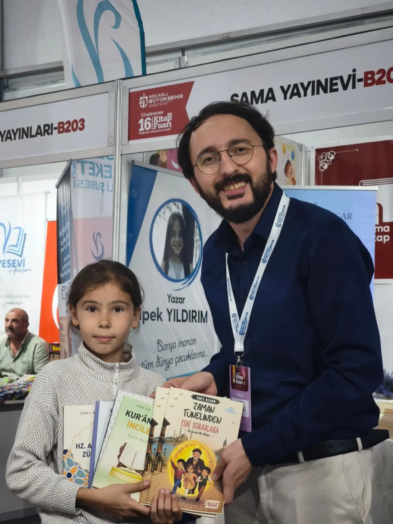 Kocaeli Kitap Fuarı’nda Gümüşhaneli Yazara Yoğun İlgi: Saatler İçinde Hepsi Tükendi! 3