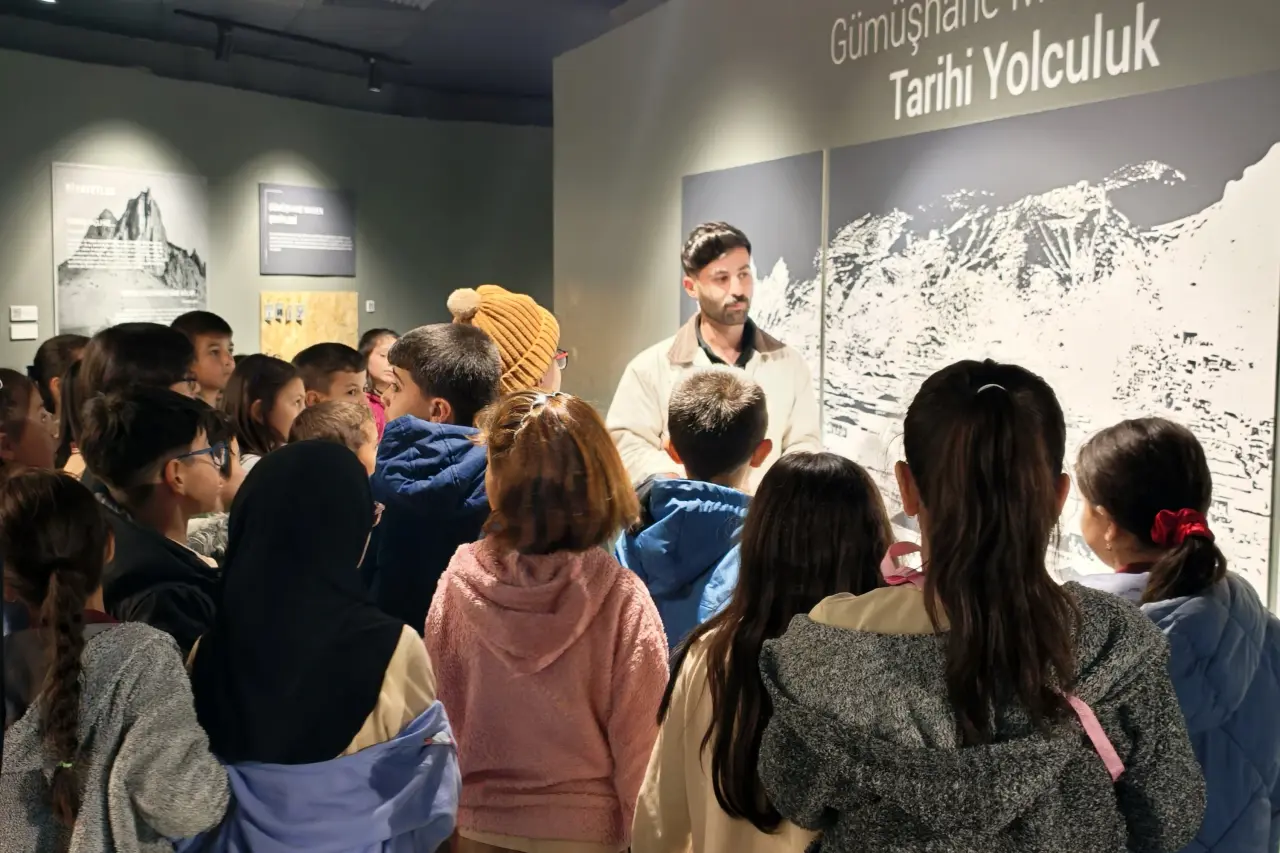 Minikler Binlerce Yıllık Tarihi Dijital Müzede Keşfetti 3