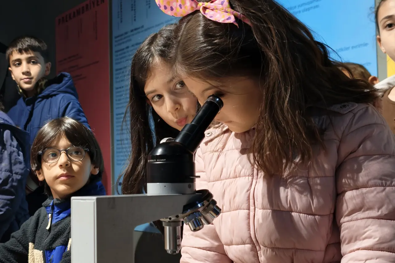 Minikler Binlerce Yıllık Tarihi Dijital Müzede Keşfetti 8