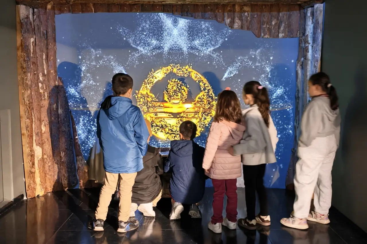 Minikler Binlerce Yıllık Tarihi Dijital Müzede Keşfetti 9