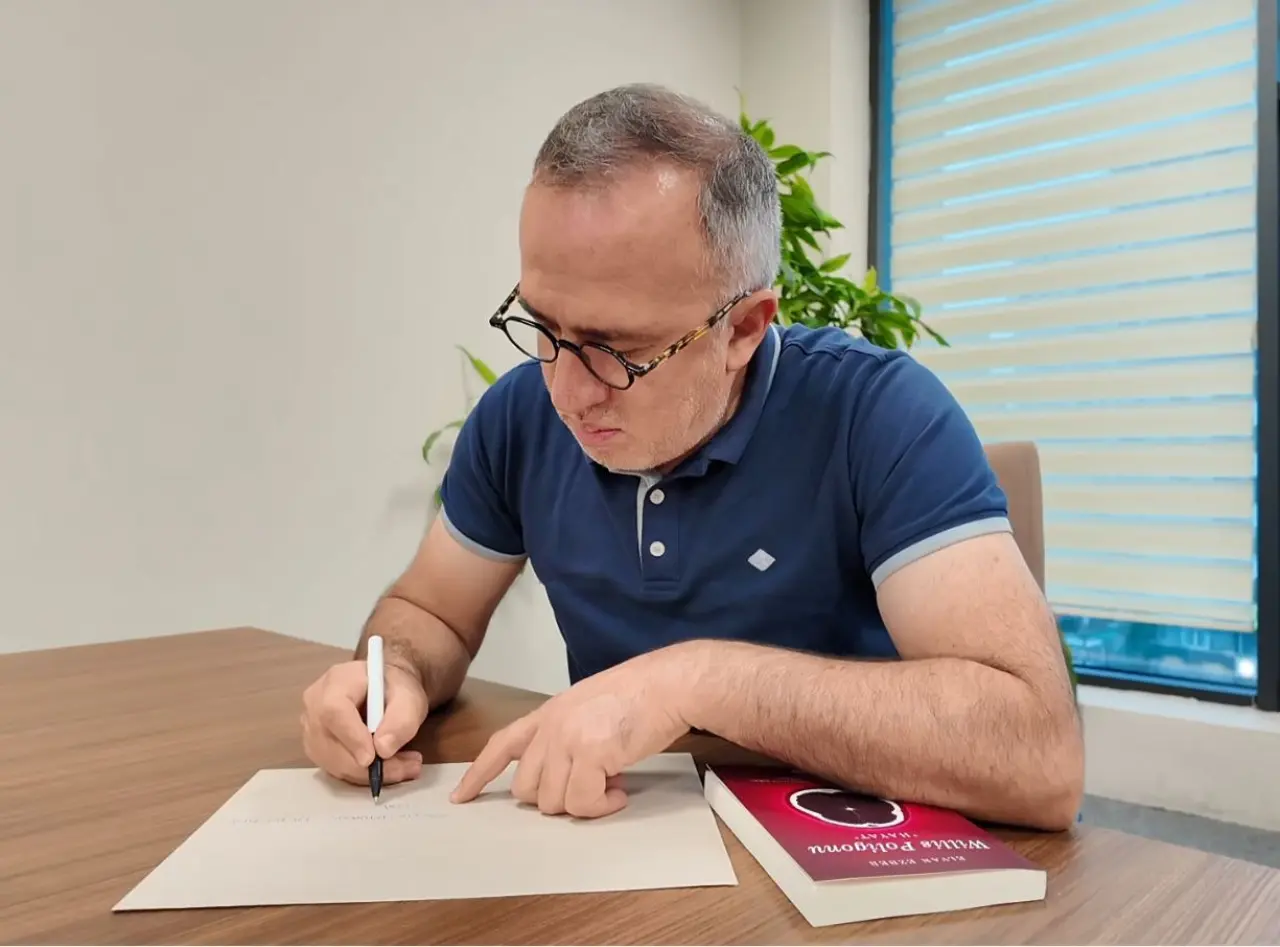 Sosyal Medyayı Kapatıp Kitaplara Sığınan Kıvanç Tatlıtuğ’a Gümüşhaneli yazardan sürpriz destek 1