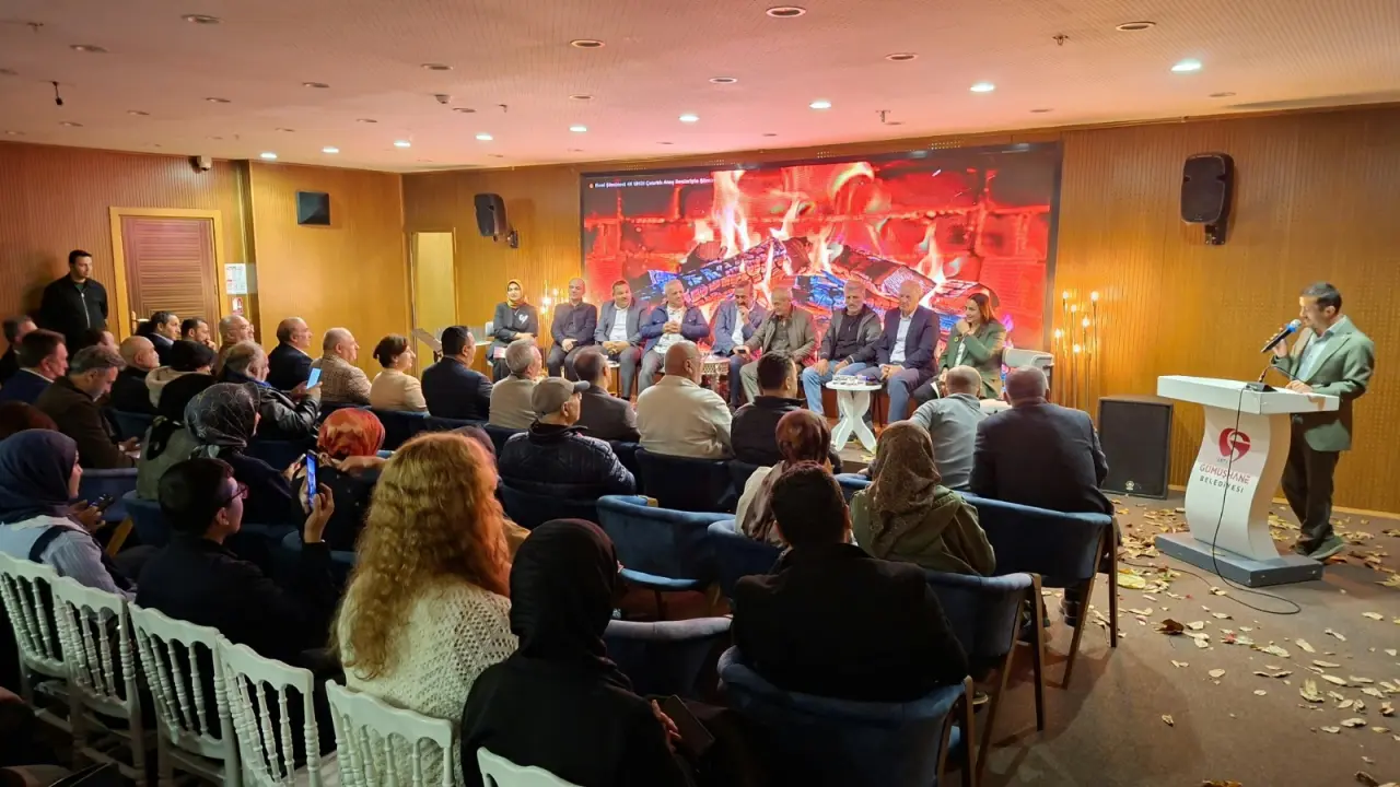 Kitap Fuarında Edebiyat Rüzgarı Esti: Şairler Dizeleriyle Unutulmaz Bir Akşam Yaşattı 1