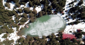 Limni Gölünde yılın son kar manzarası büyüledi