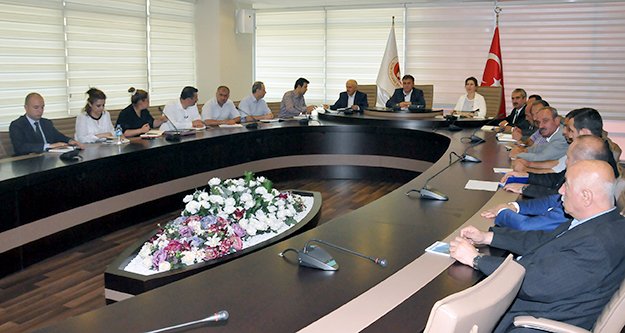 Başkan Çimen, Başkan Yardımcıları ve Birim Müdürleri ile toplantı düzenledi