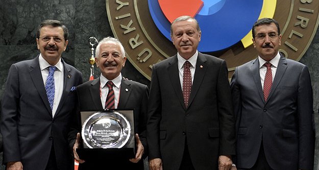 Cumhurbaşkanı Erdoğan’dan Akçay’a Hizmet Şeref Belgesi