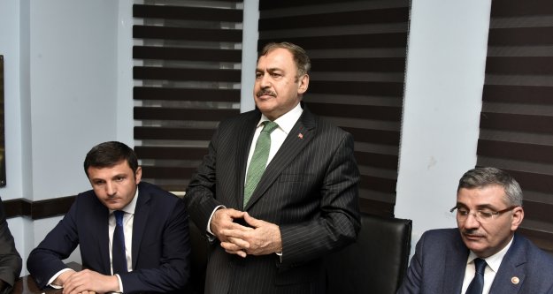Bakan Eroğlu AK Parti teşkilatını ziyaret etti