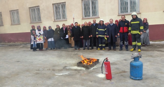Kur'an kursu öğrencilerine yönelik yangın tatbikatı düzenlendi
