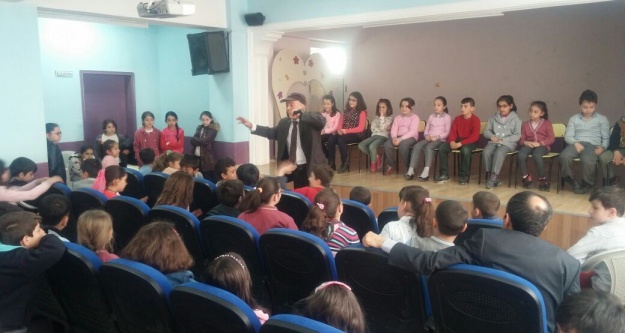 Yazar Cumhur Turan, Yusuf Çiftçioğlu İlkokulunda öğrencilerle buluştu