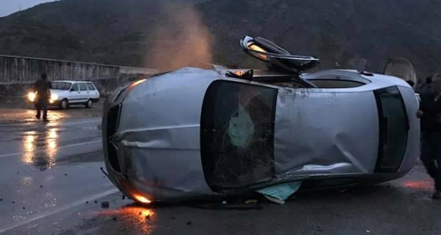 Pirahmet kavşağında kaza: 2 yaralı