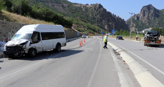 Fındık işçilerini taşıyan minibüs Torul'da kaza yaptı: 26 yaralı