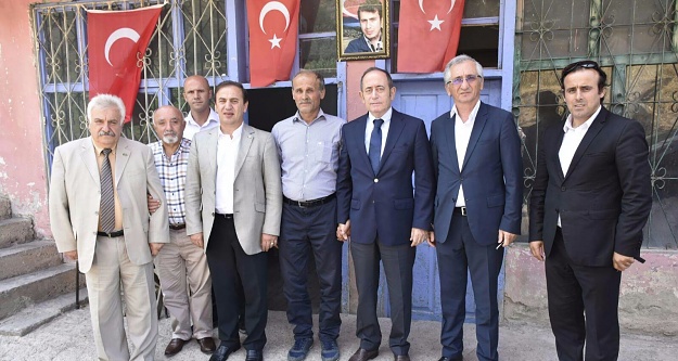 TBMM Başkanvekili Hamzaçebi'den şehit öğretmenin ailesine ziyaret  