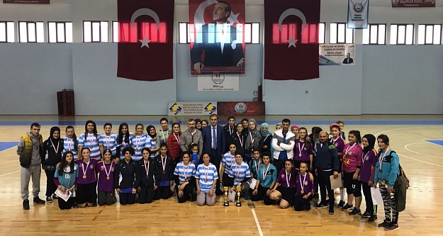 Okullar arası Futsal genç kız müsabakaları sona erdi