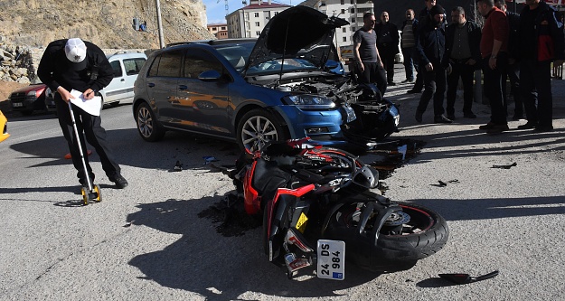 Gümüşhane’de otomobille motosiklet çarpıştı: 2 yaralı