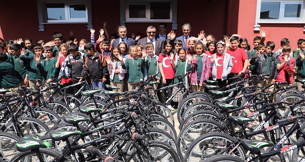 Kelkit'te 23 Nisan'da Çocuklara 409 Bisiklet