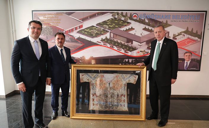 Erdoğan’a Gümüşhane’den tılsımlı gömlek