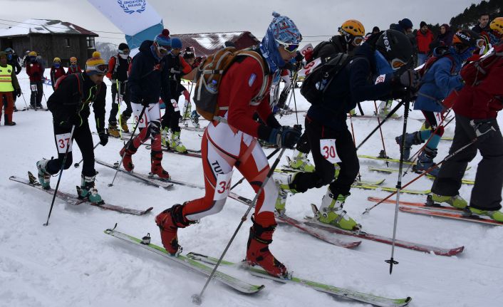 Dağ Kayağı Türkiye Şampiyonası Zigana Dağında başladı
