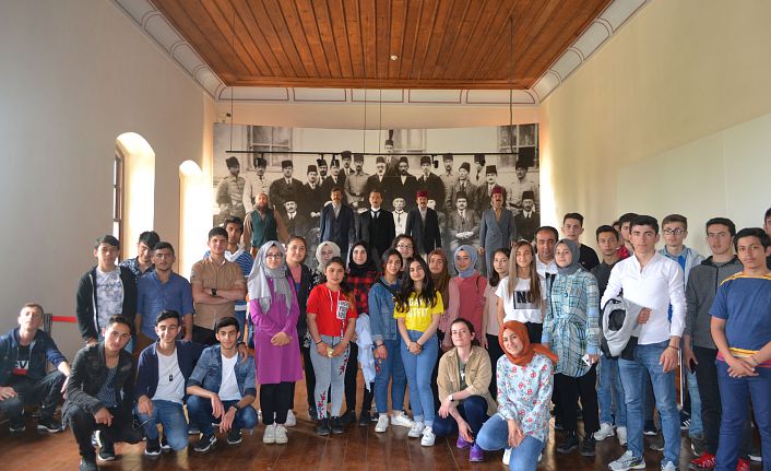 Gençler 100.Yılda Atatürk’ün yolunda
