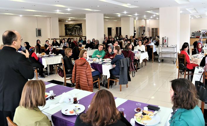 GÜ’de kadınlara yönelik kahvaltı programı düzenlendi