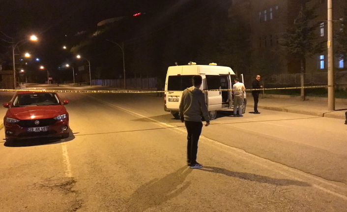 Gümüşhane’de şüpheli paket alarmı: Trafik çift yönlü kapatıldı