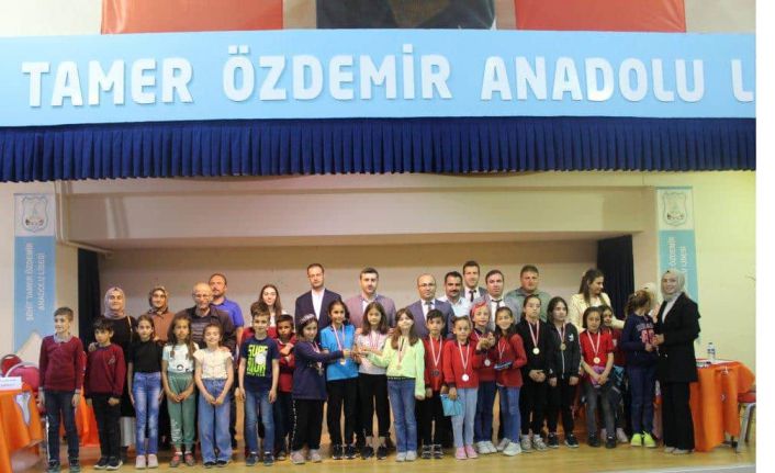 Torul’da okullar arası bilgi yarışması düzenlendi