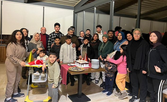Depremzede çocuklara Gümüşhane Ramada da doğum günü pastası