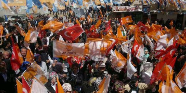 AK Parti'den Torul'da Coşkulu Miting