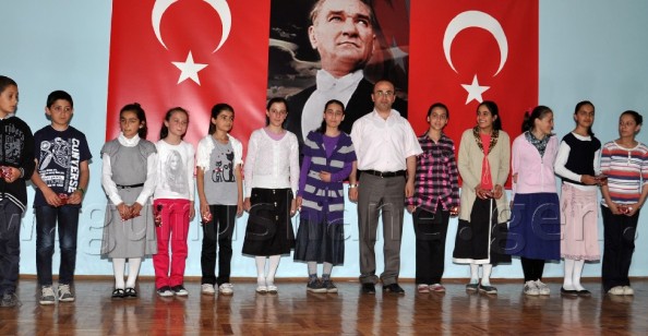 Atatürk Ortaokulundan Ödül ve Belge Töreni