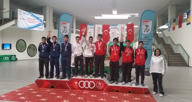 Gümüşhaneli Atıcılar Yeni Türkiye Rekorunun Sahibi