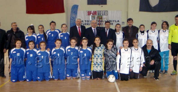Gümüşhane'de Futsal Kız Takımları Oluşturuldu