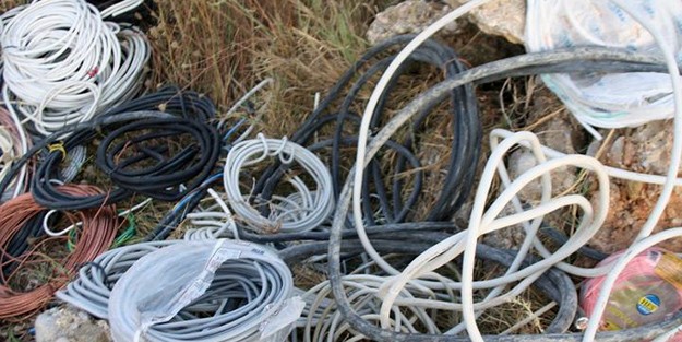 Kablo Hırsızları Jandarma'dan Kaçamadı