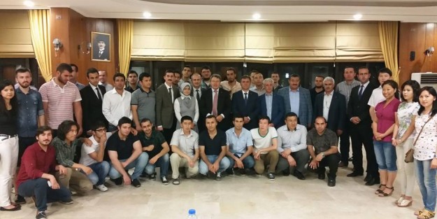 Milletvekili Üstün Türk Dünyasından Gençlerle Bir Araya Geldi 