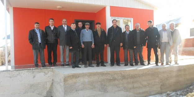Şiran'da 5 Fakir Aileye Prefabrik Ev Yapıldı